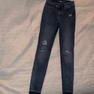 Old Navy skinned jeans 10-12$ or best offer!!